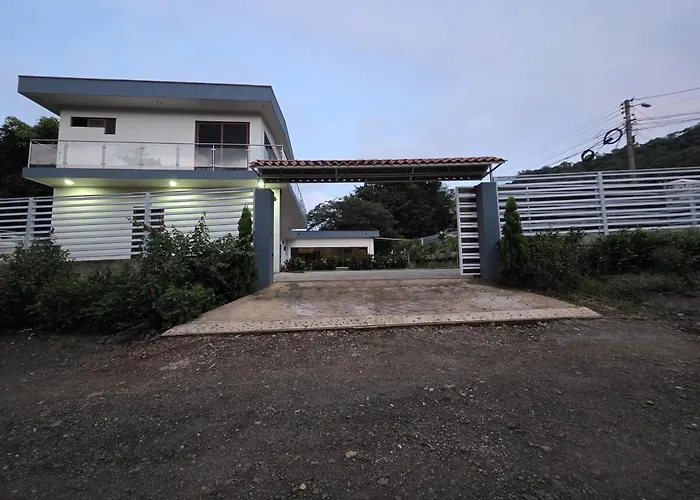 Casa Pura Vida